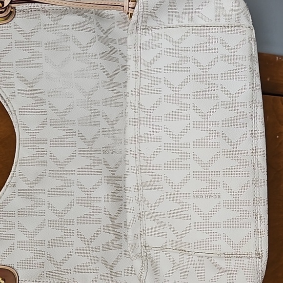 Michael Kors Pursue - Picture 8 of 11